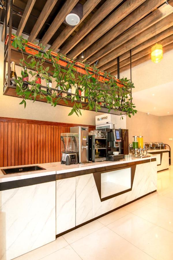 Mila Hotel Kathmandu Buitenkant foto